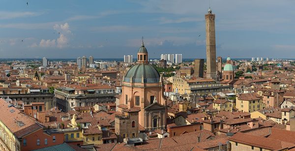 Singles in Bologna: view of the city