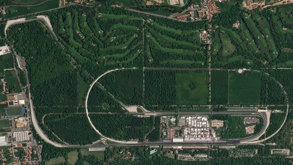 Singles in Monza: view of the city