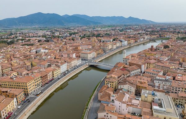 Singles in Pisa: view of the city