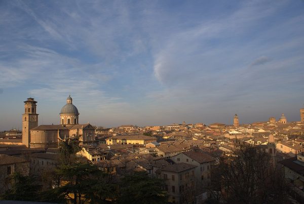 Singles in Reggio Emilia: view of the city