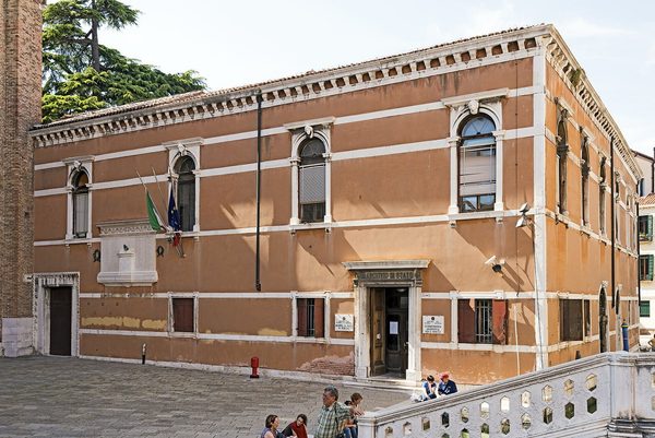Singles in Venezia: view of the city